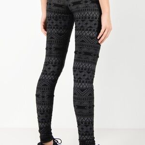 🖤🩶Express Black and Gray Patterned Leggings🩶🖤